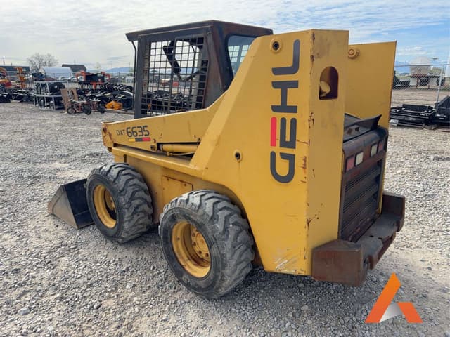 Image of Gehl 6635 DXT equipment image 2