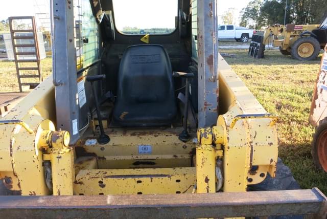 Image of Gehl 6635 equipment image 4