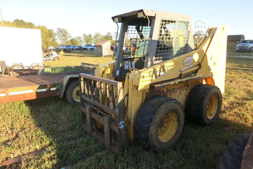 Gehl 6635 Equipment Image0