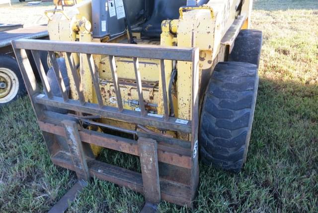 Image of Gehl 6635 equipment image 3