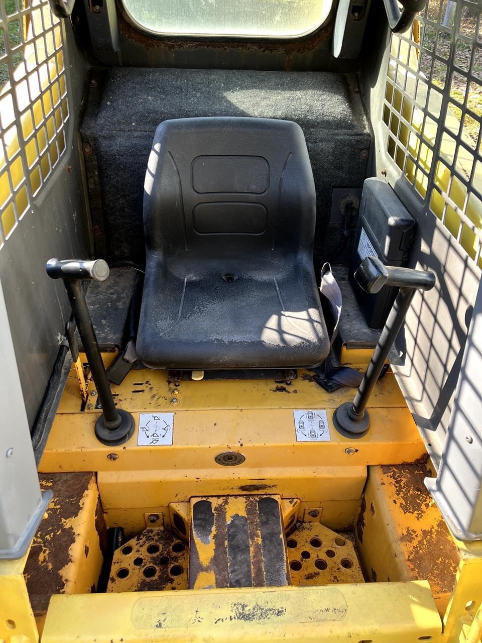 Image of Gehl 6635 SXT Image 1