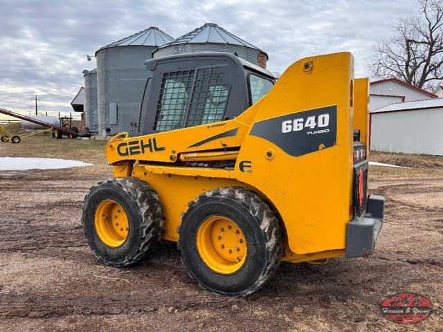 Image of Gehl 6640 equipment image 1