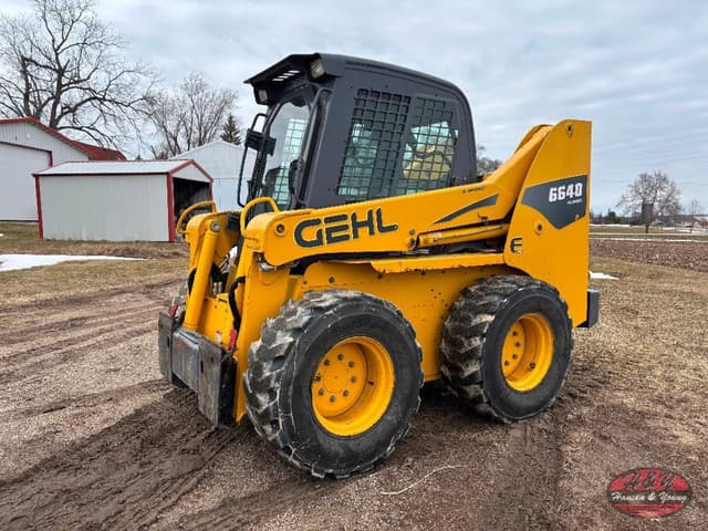 Image of Gehl 6640 equipment image 2