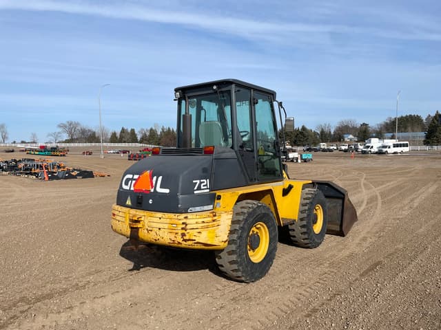Image of Gehl 721 equipment image 4