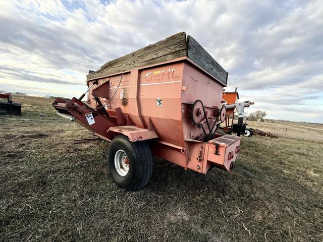 Image of Gehl 7210 equipment image 2