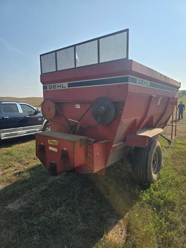 Image of Gehl 7335 equipment image 1
