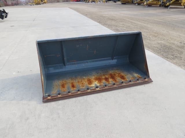 Image of Gehl Bucket equipment image 3