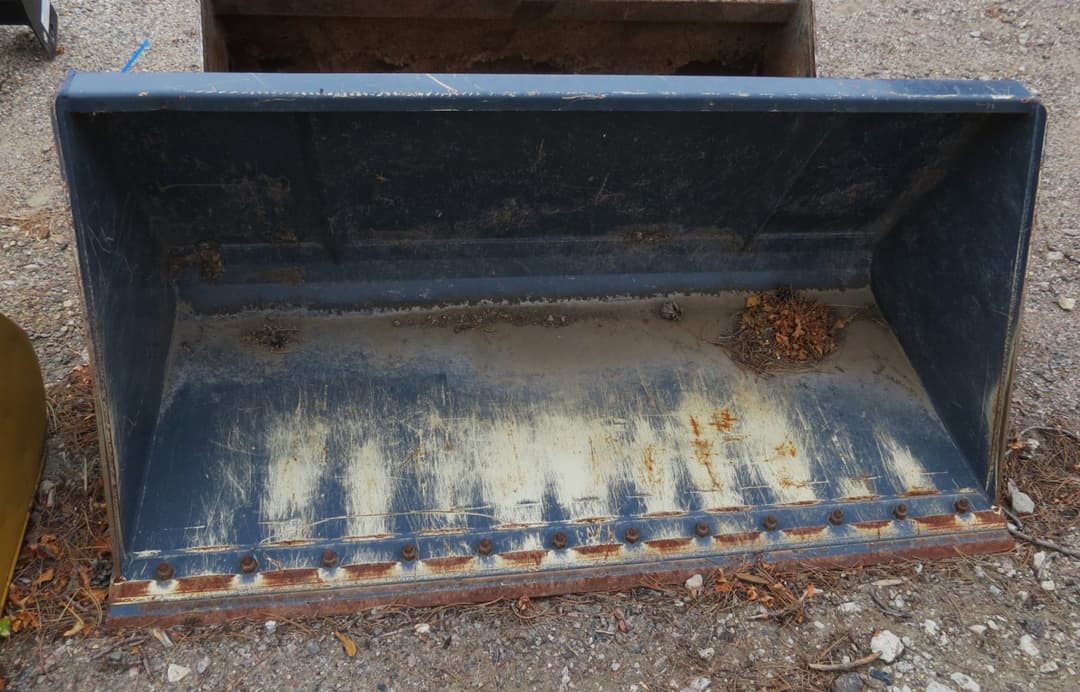 Image of Gehl Bucket Image 1