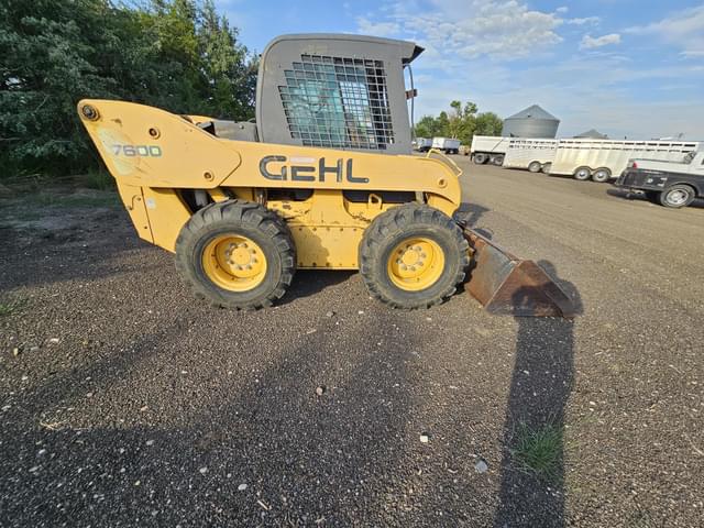 Image of Gehl 7600 equipment image 3