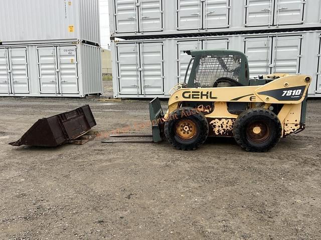 Image of Gehl 7810 equipment image 3