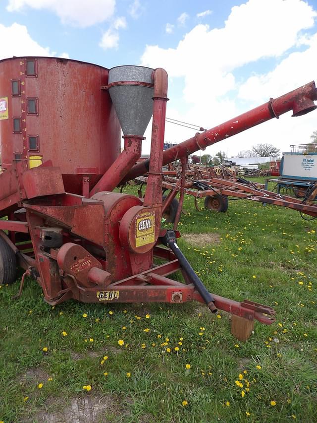 Image of Gehl Mix-All equipment image 3