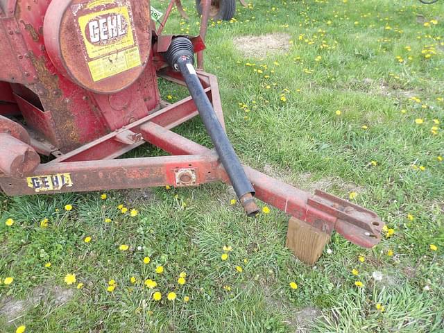 Image of Gehl Mix-All equipment image 2