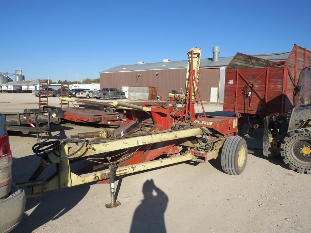 Gehl 800 Equipment Image0