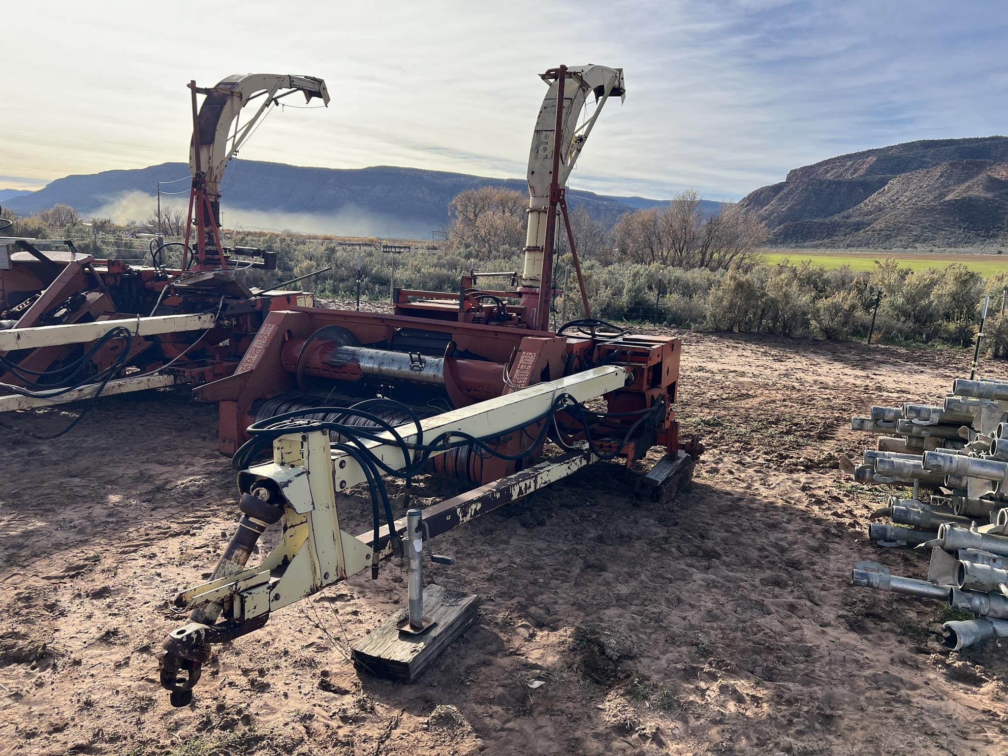 Gehl 800 Equipment Image0