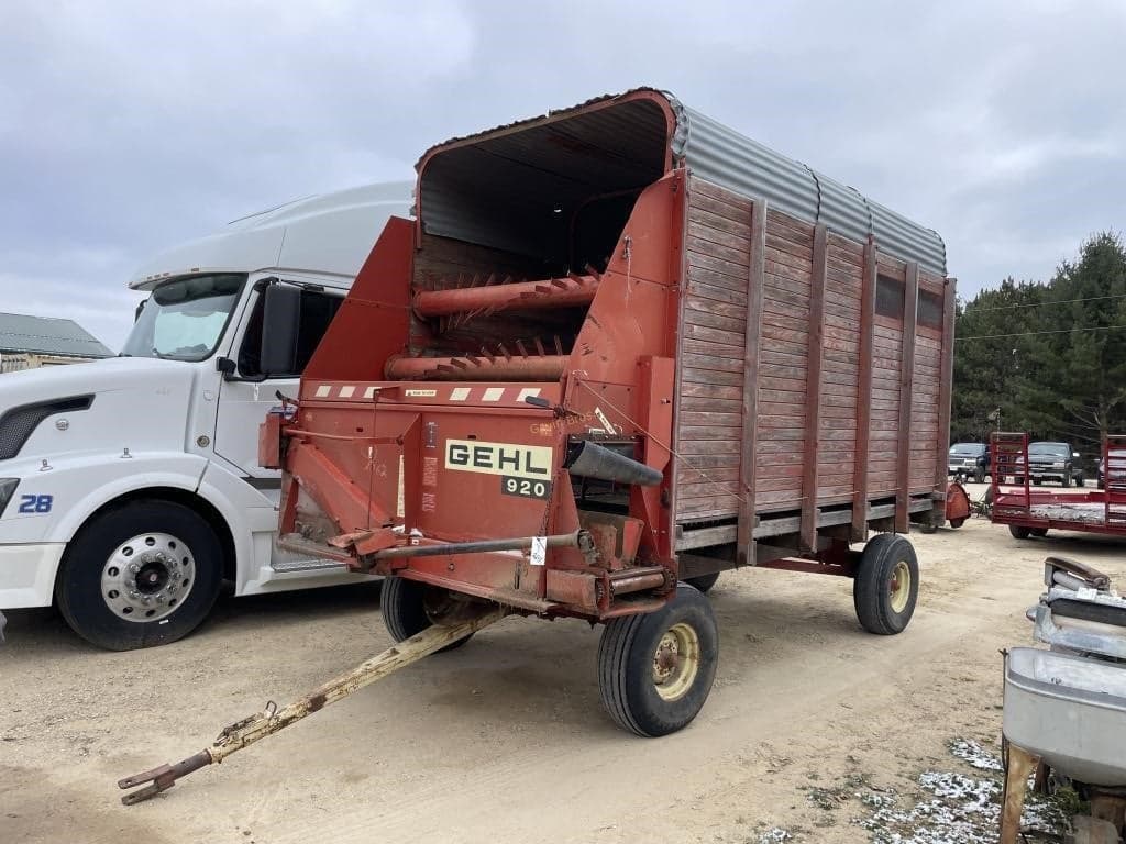 Image of Gehl 920 Primary image