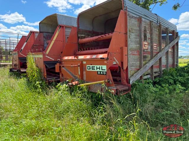 Image of Gehl 940 equipment image 3