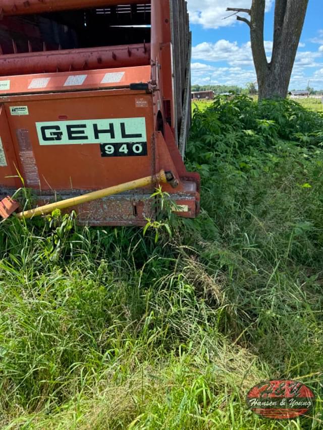 Image of Gehl 940 equipment image 1