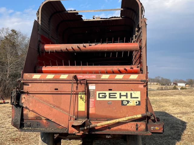 Image of Gehl 940 equipment image 1