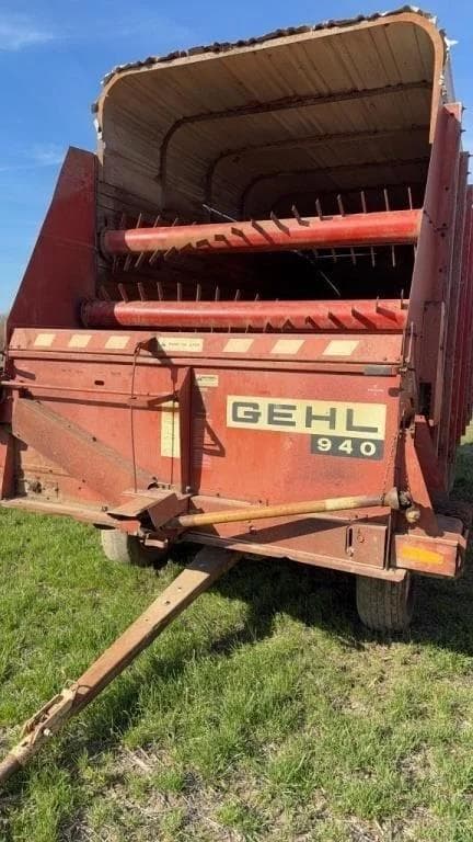 Image of Gehl 940 equipment image 1