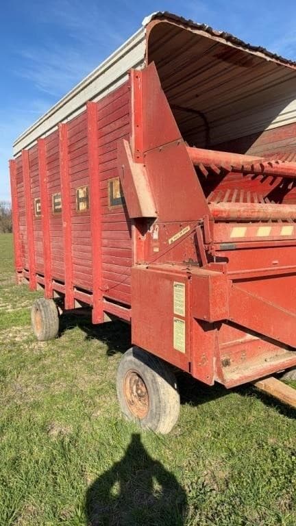 Image of Gehl 940 equipment image 2