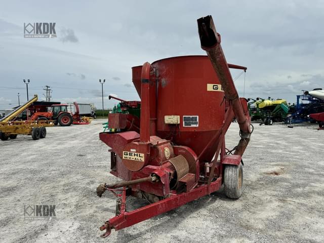 Image of Gehl 95 equipment image 1