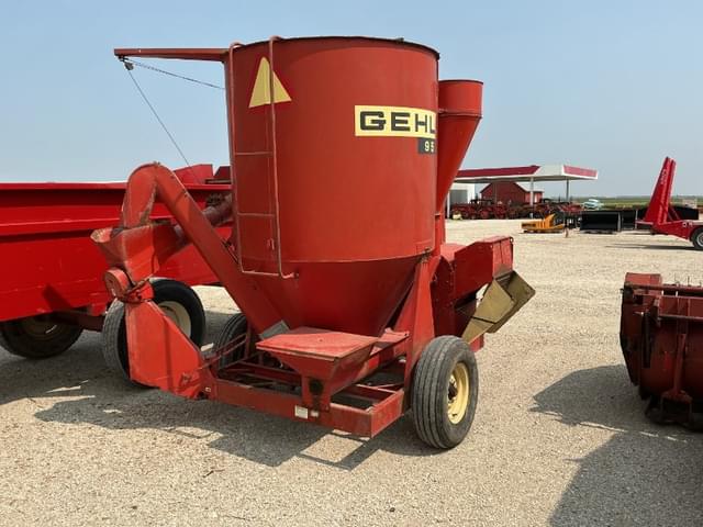 Image of Gehl 95 equipment image 2