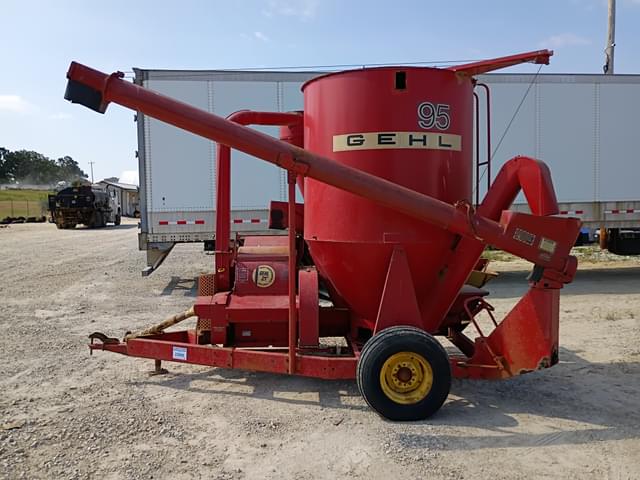 Image of Gehl 95 equipment image 1
