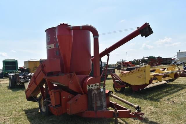 Image of Gehl 95 equipment image 2