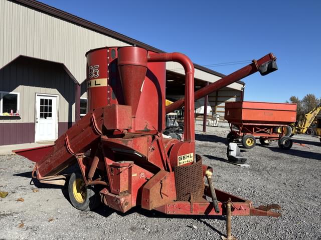 Image of Gehl 95 equipment image 1