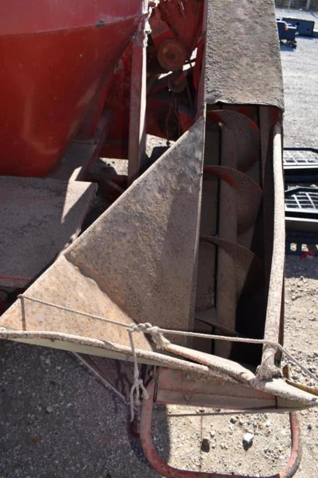 Image of Gehl 95 equipment image 3