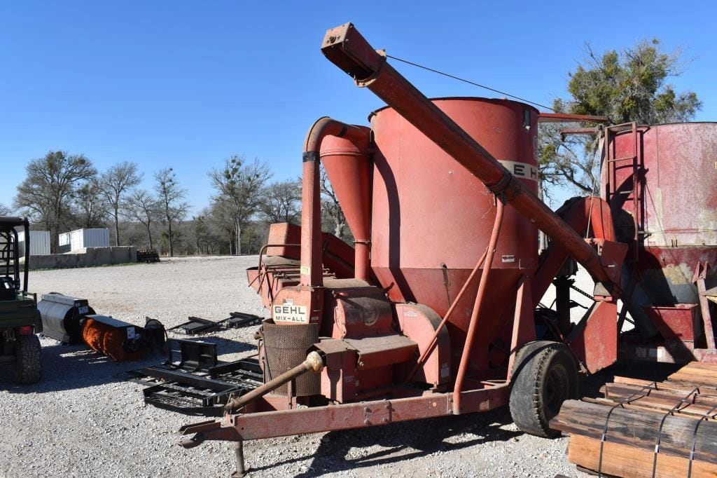 Gehl 95 Equipment Image0