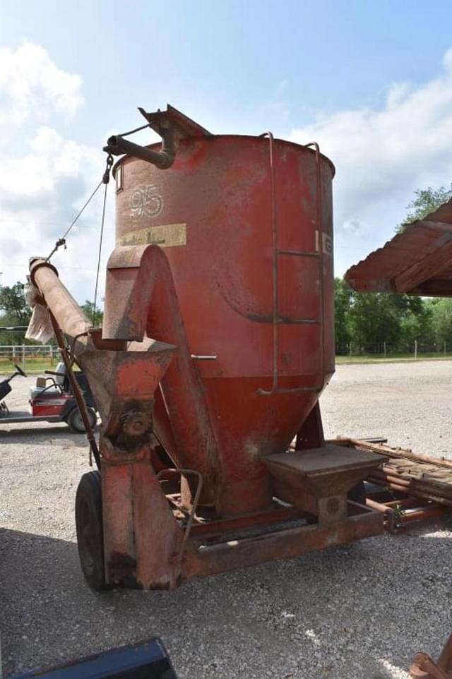 Image of Gehl 95 equipment image 3