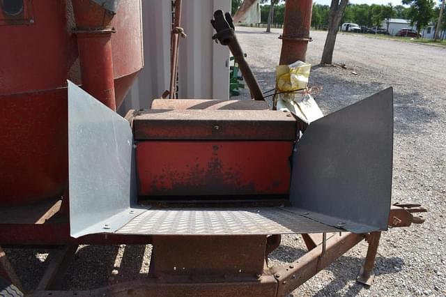 Image of Gehl 95 equipment image 4