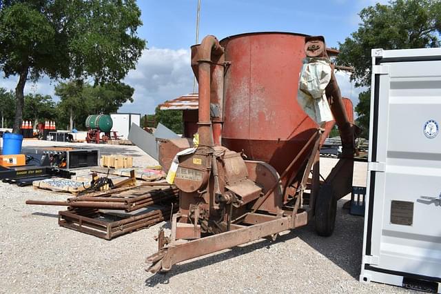 Image of Gehl 95 equipment image 1