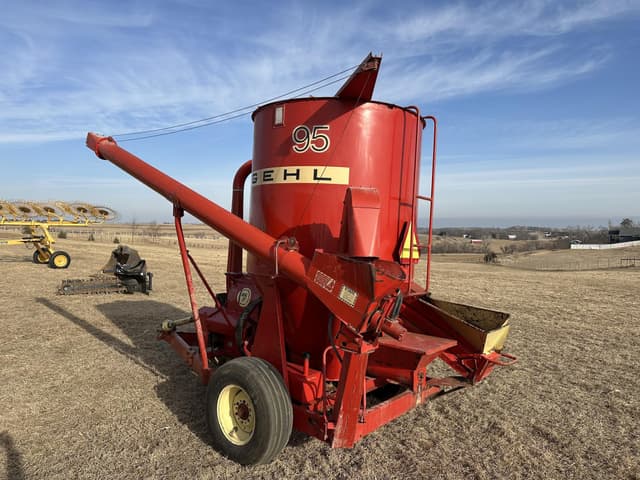 Image of Gehl 95XD equipment image 4