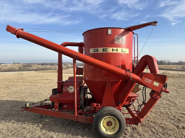 Image of Gehl 95XD equipment image 3