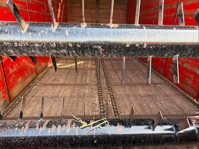 Image of Gehl 960 equipment image 4