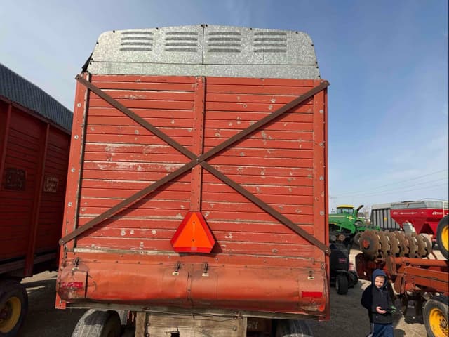 Image of Gehl 960 equipment image 3