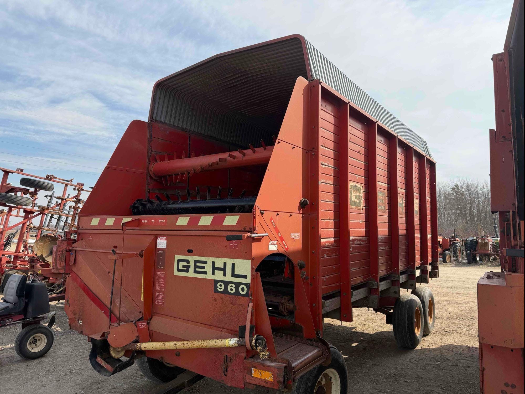 Gehl 960 Equipment Image0