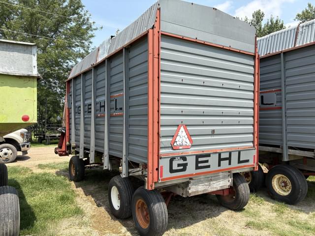 Image of Gehl 970 equipment image 4