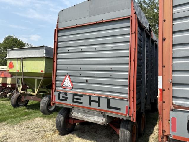 Image of Gehl 970 equipment image 3
