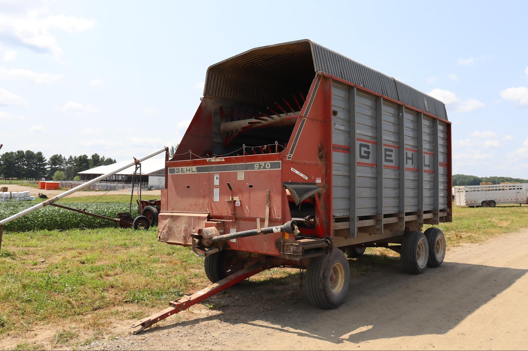 Gehl 970 Equipment Image0