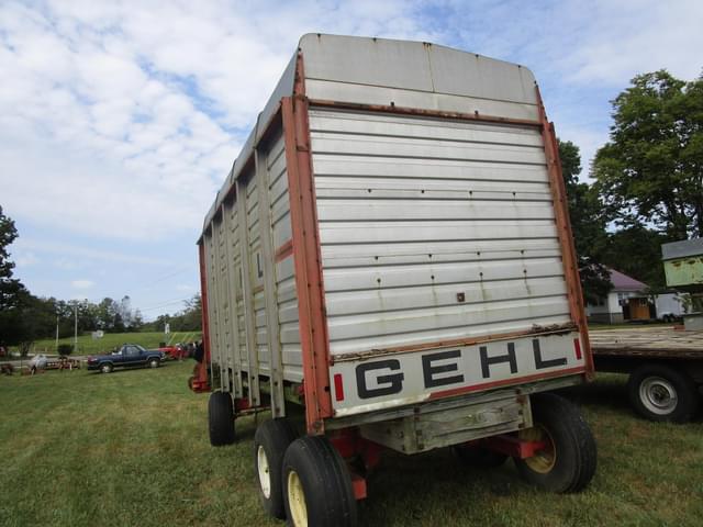Image of Gehl 970 equipment image 3