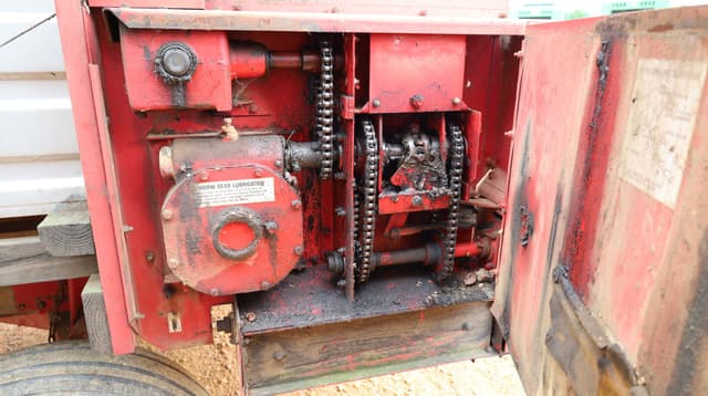 Image of Gehl 970 equipment image 2