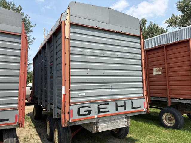 Image of Gehl 970 equipment image 4