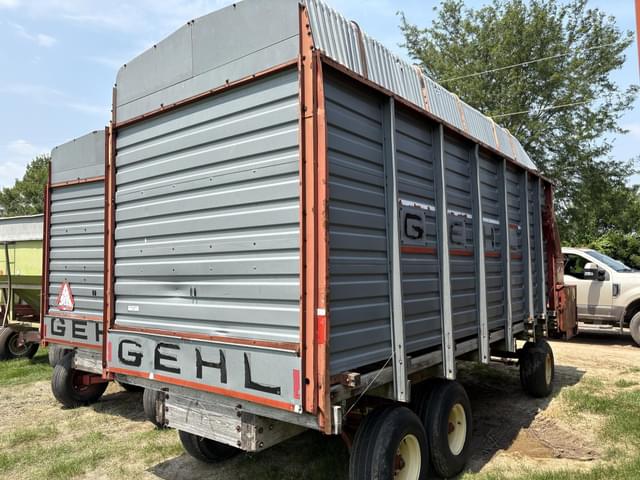 Image of Gehl 970 equipment image 3