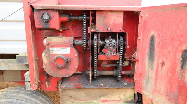 Image of Gehl 970 equipment image 2