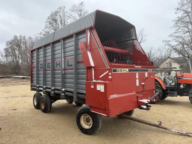 Image of Gehl 970 equipment image 2