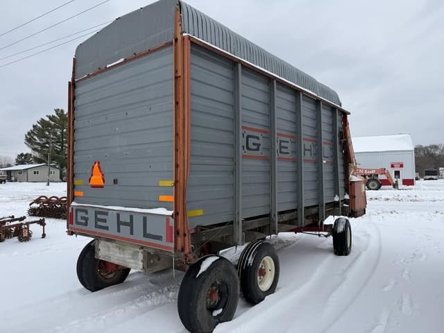 Image of Gehl 970 equipment image 3