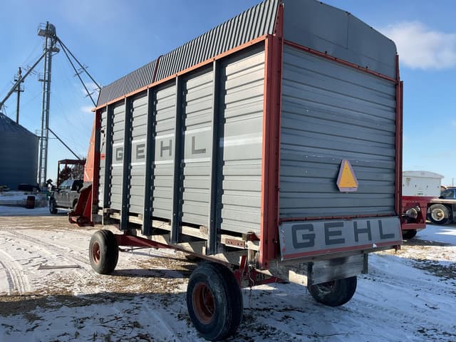 Image of Gehl 970 equipment image 3